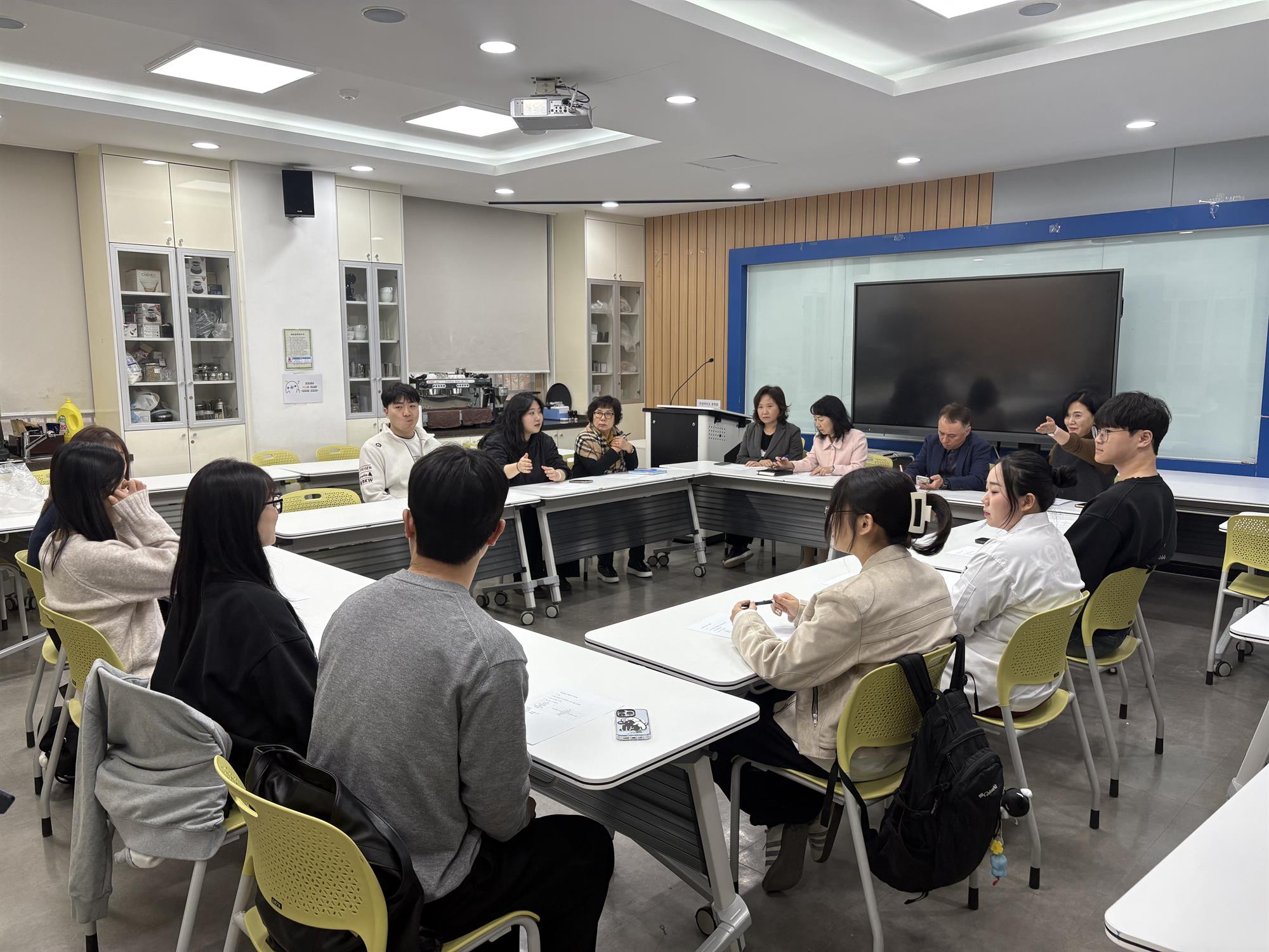 [식품영양조리학부 보도자료] 학과대표 운영 회의 행사사진1.jpg