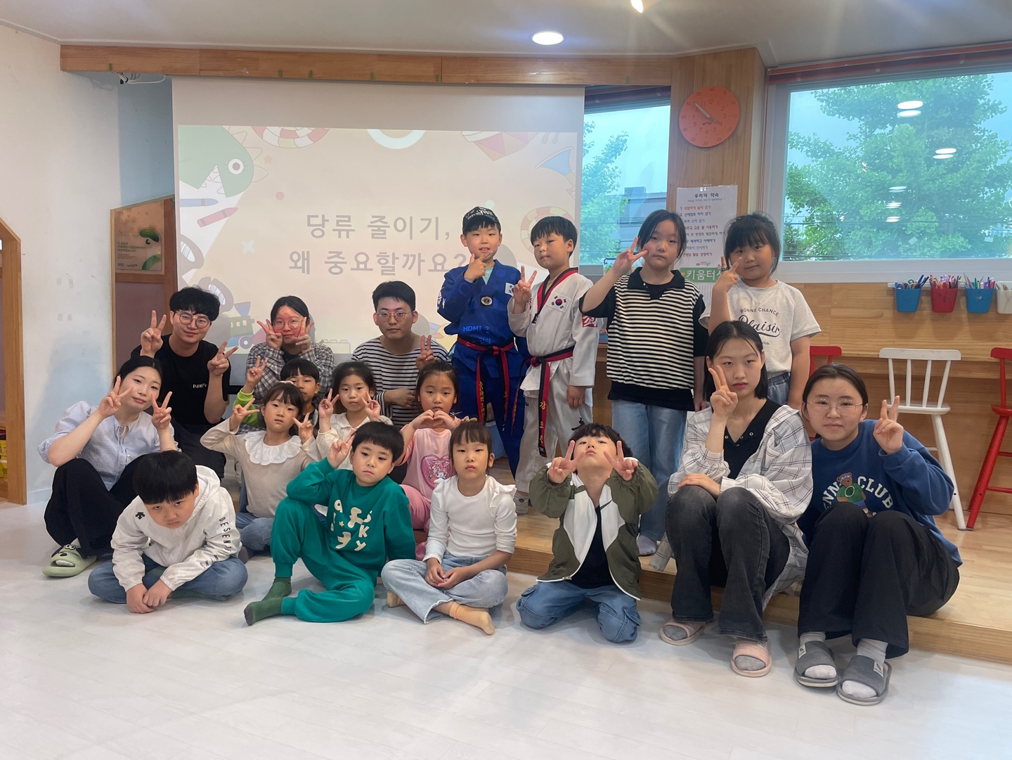 [식품영양학과_보도자료] 안산대학교 식품영양조리학부 퍼포먼스 동아리, 원곡가치키움센터 영양교육 진행 행사사진.jpg